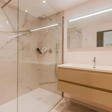 Heart Of 3-br Only 100m From The Palais Des Festivals