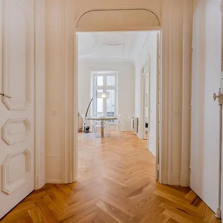 Heart Of 3-br Only 100m From The Palais Des Festivals *