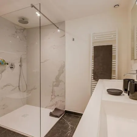 Heart Of 3-br Only 100m From The Palais Des Festivals Apartament Cannes